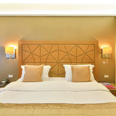 Ramada By Wyndham Taksim מלון איסטמבול