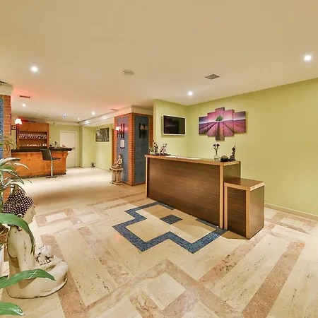 Ramada By Wyndham Taksim 4* איסטמבול