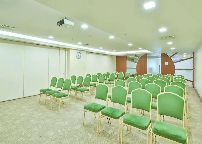 Ramada By Wyndham Taksim Отель Стамбул