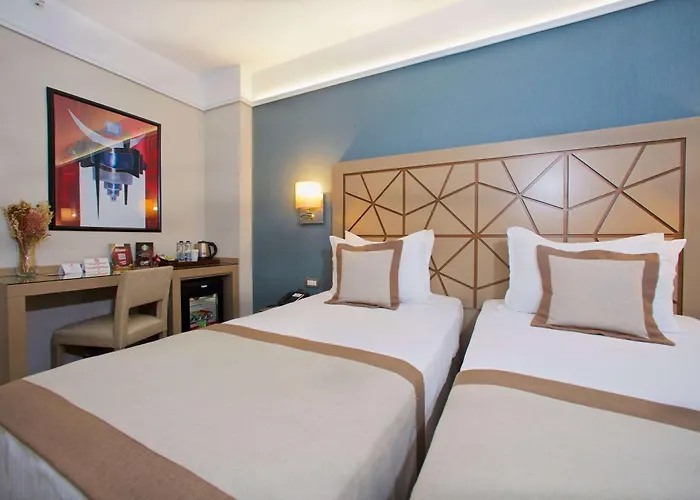 Отель Ramada By Wyndham Taksim 4*