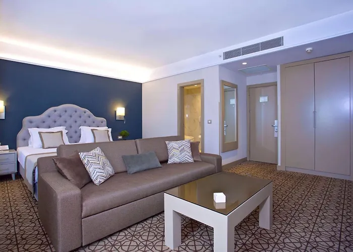 Ramada By Wyndham Taksim 4*