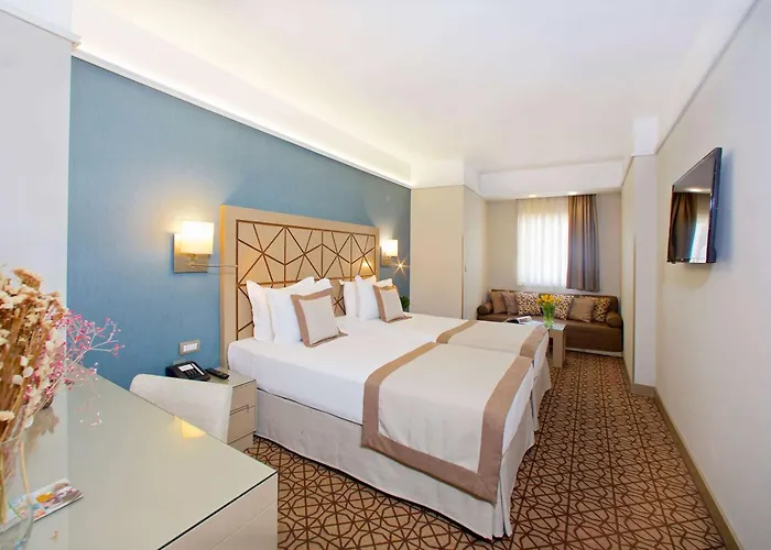 Отель Ramada By Wyndham Taksim Стамбул