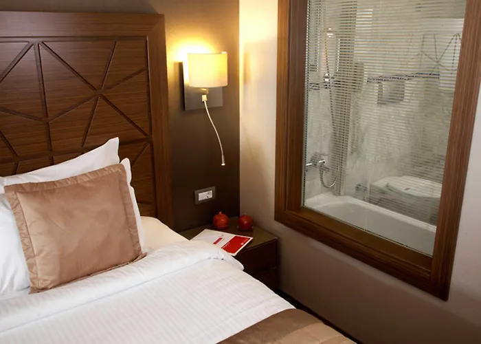 Ramada By Wyndham Taksim 4*