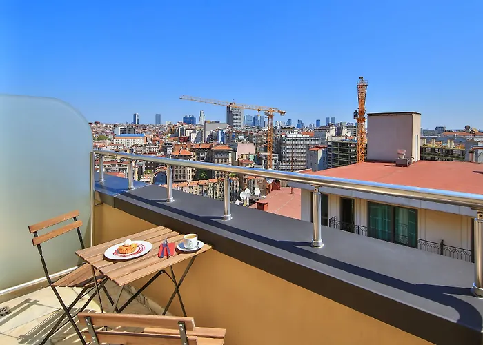 Отель Ramada By Wyndham Taksim 4*