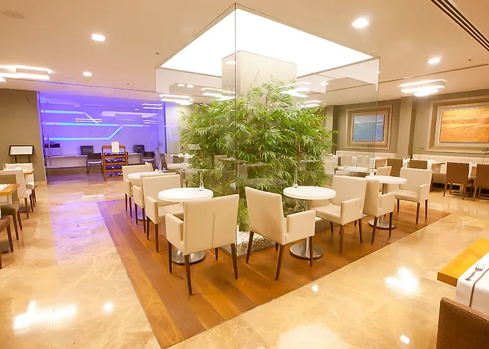 Ramada By Wyndham Taksim Отель Стамбул