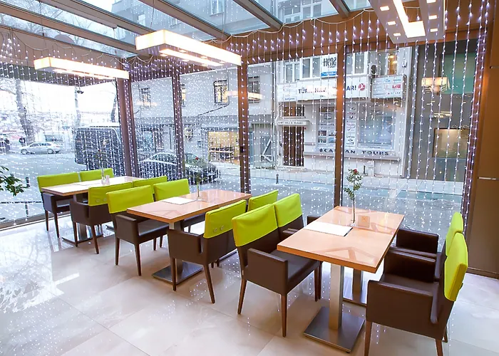 Ramada By Wyndham Taksim Отель 4*