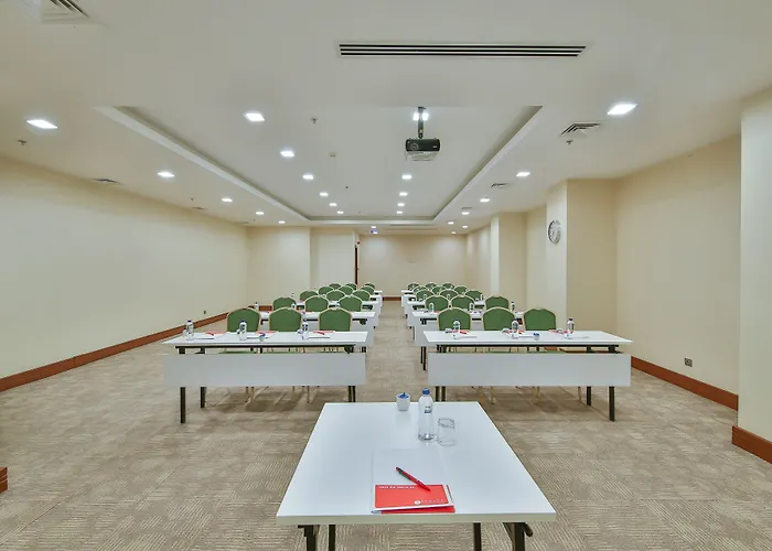 Отель Ramada By Wyndham Taksim 4*