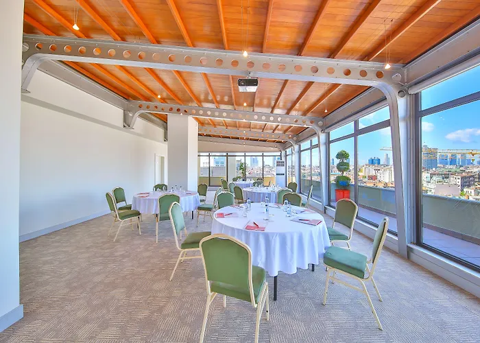 Ramada By Wyndham Taksim Стамбул