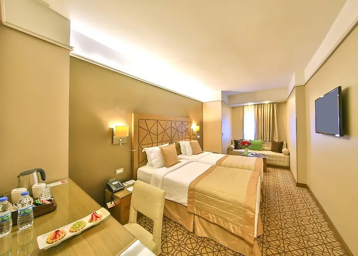 Ramada By Wyndham Taksim 4*