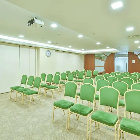 Ramada By Wyndham Taksim Hotel Istanboel