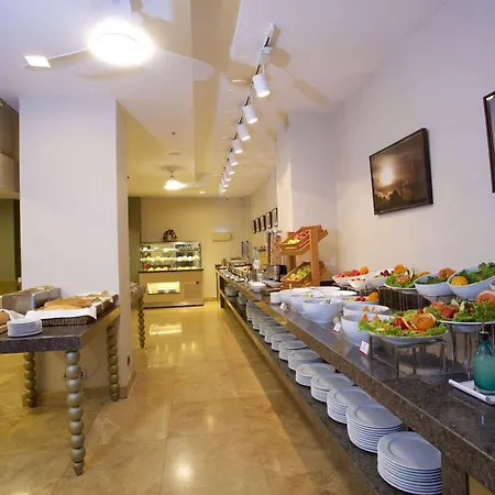 酒店 Ramada By Wyndham Taksim 4*