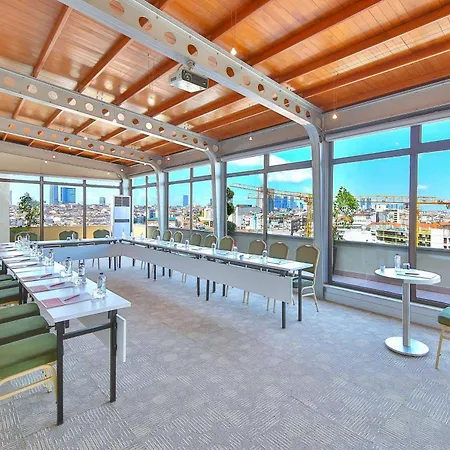 Ramada By Wyndham Taksim Hotel