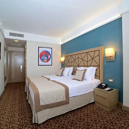 Ramada By Wyndham Taksim Hotel 4*