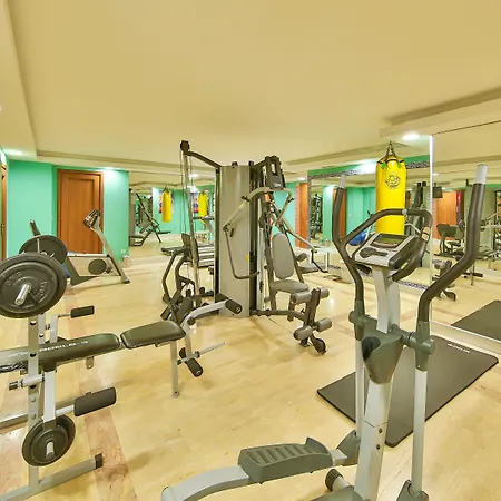 Ramada By Wyndham Taksim Hotel Istanboel