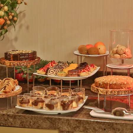 Ramada By Wyndham Taksim Hotel 4*