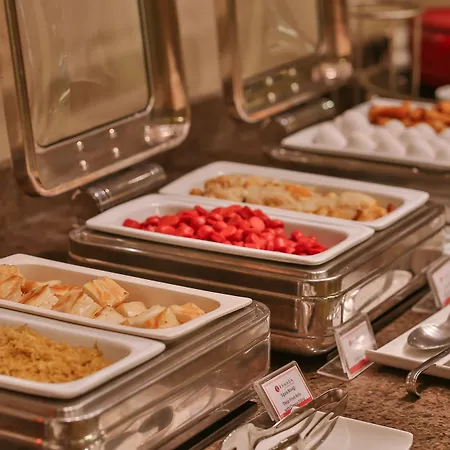 Ramada By Wyndham Taksim 4*