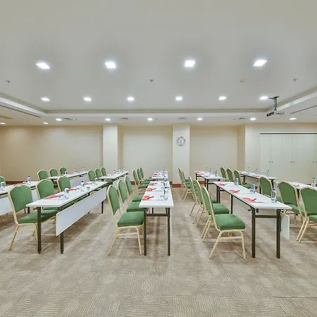 Ramada By Wyndham Taksim Hotel Istanboel