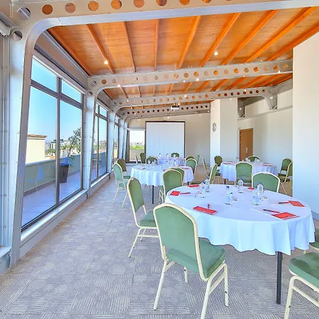 Ramada By Wyndham Taksim 4*