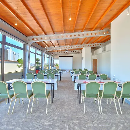 Ramada By Wyndham Taksim 4* Istanboel