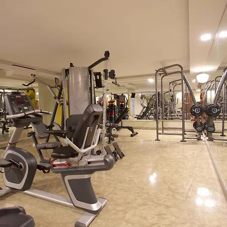 Ramada By Wyndham Taksim 4*