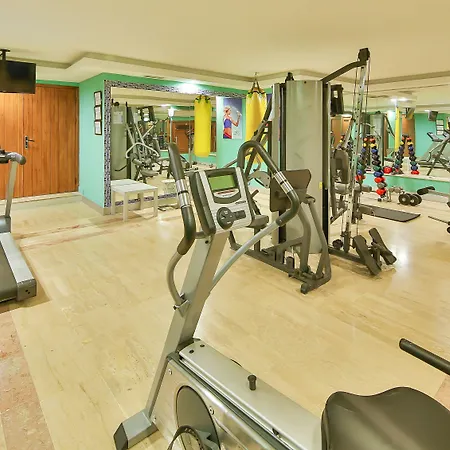 Ramada By Wyndham Taksim 4* איסטמבול