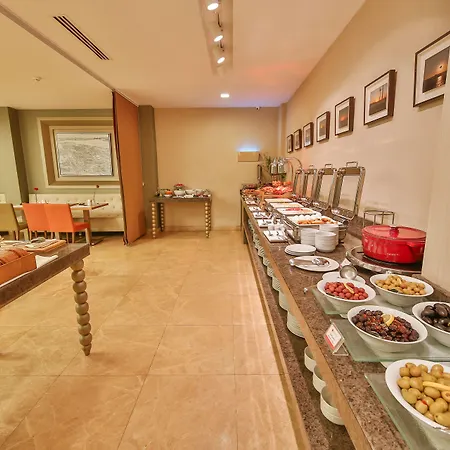 מלון Ramada By Wyndham Taksim 4*