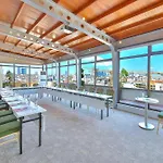 Ramada By Wyndham Taksim فندق