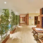 Ramada By Wyndham Taksim فندق 4*