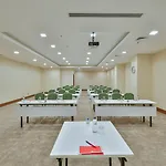 فندق Ramada By Wyndham Taksim 4*